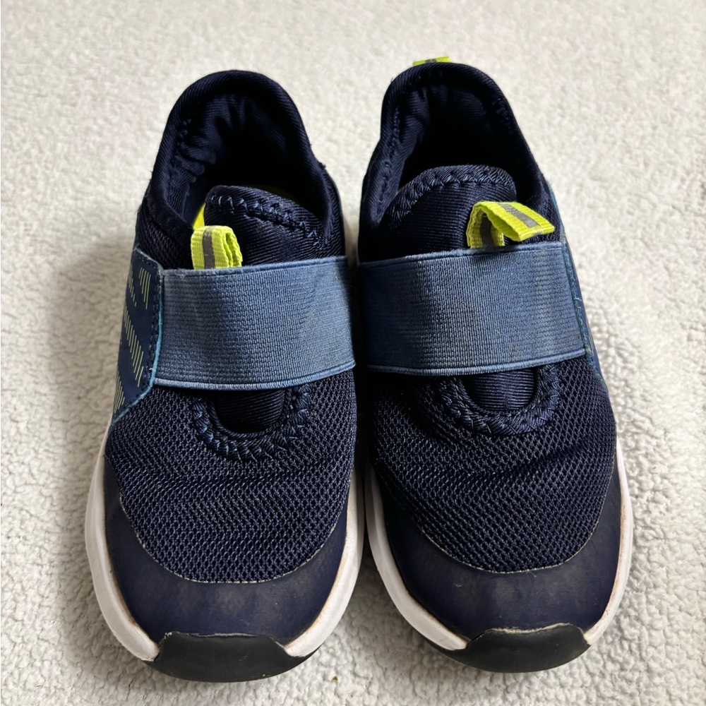 ⭕️Kids Navy Blue Sneakers size 9